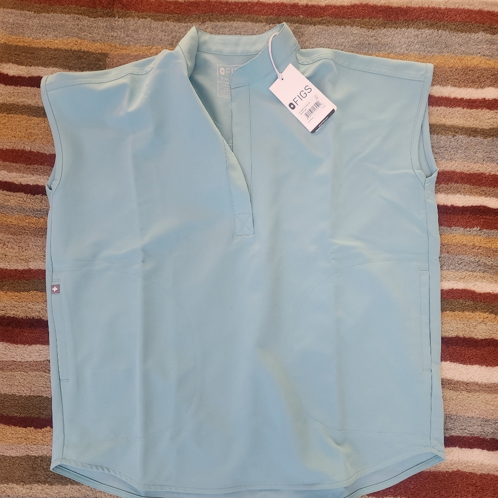 NWT XS aquamarine Figs Raefaela Scrub top